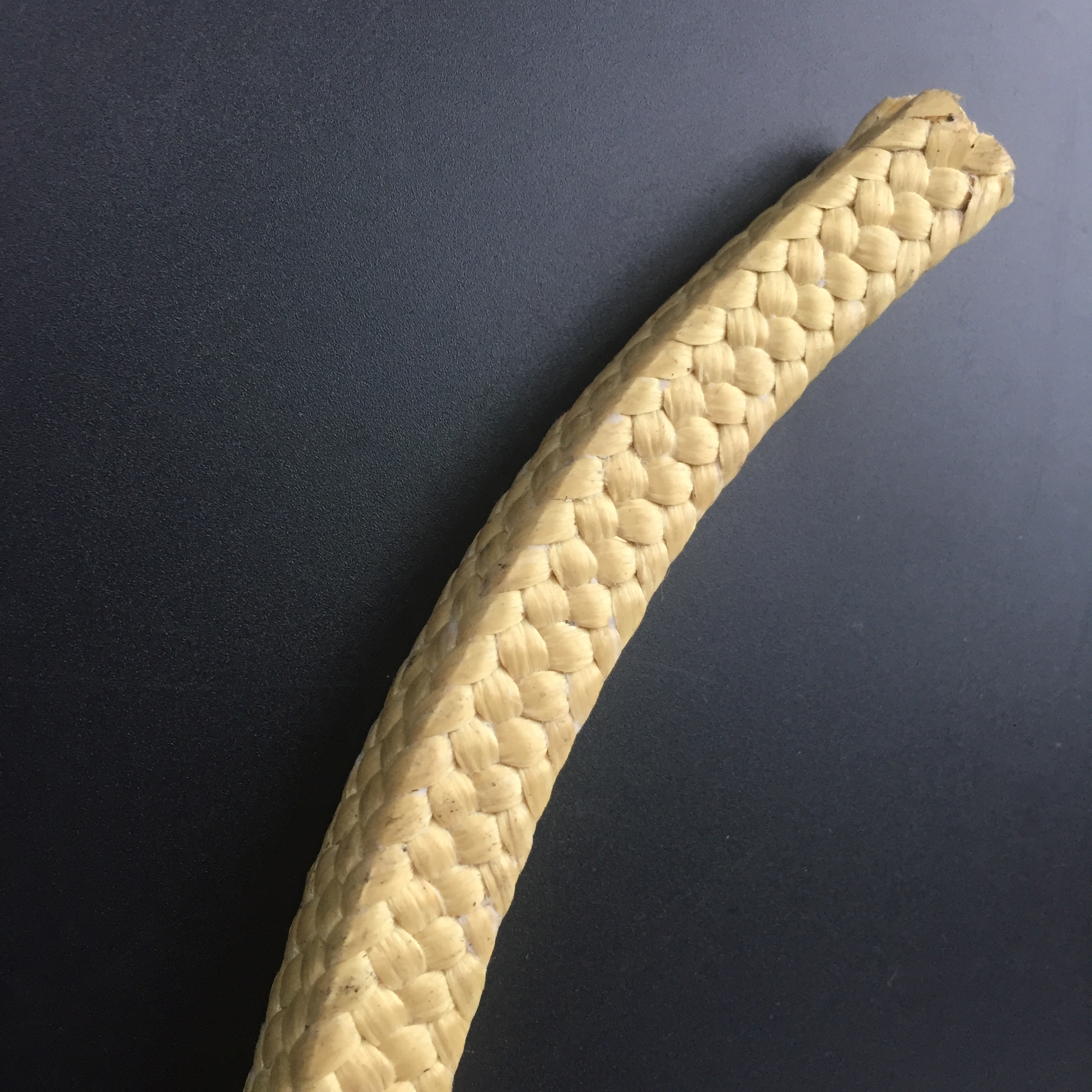 Aramid फाइबर पैकिंग की विशेषताएं क्या हैं?